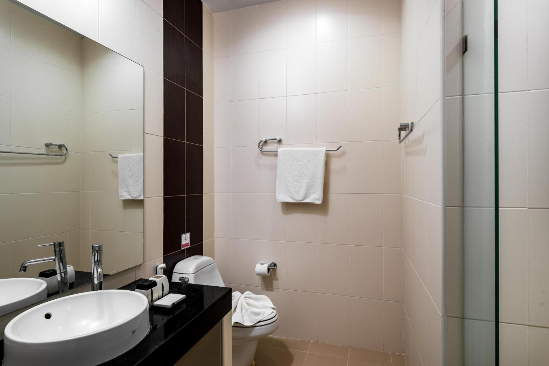 Veloche 2 Bedroom Apartment With Seaview Karon ภายนอก รูปภาพ