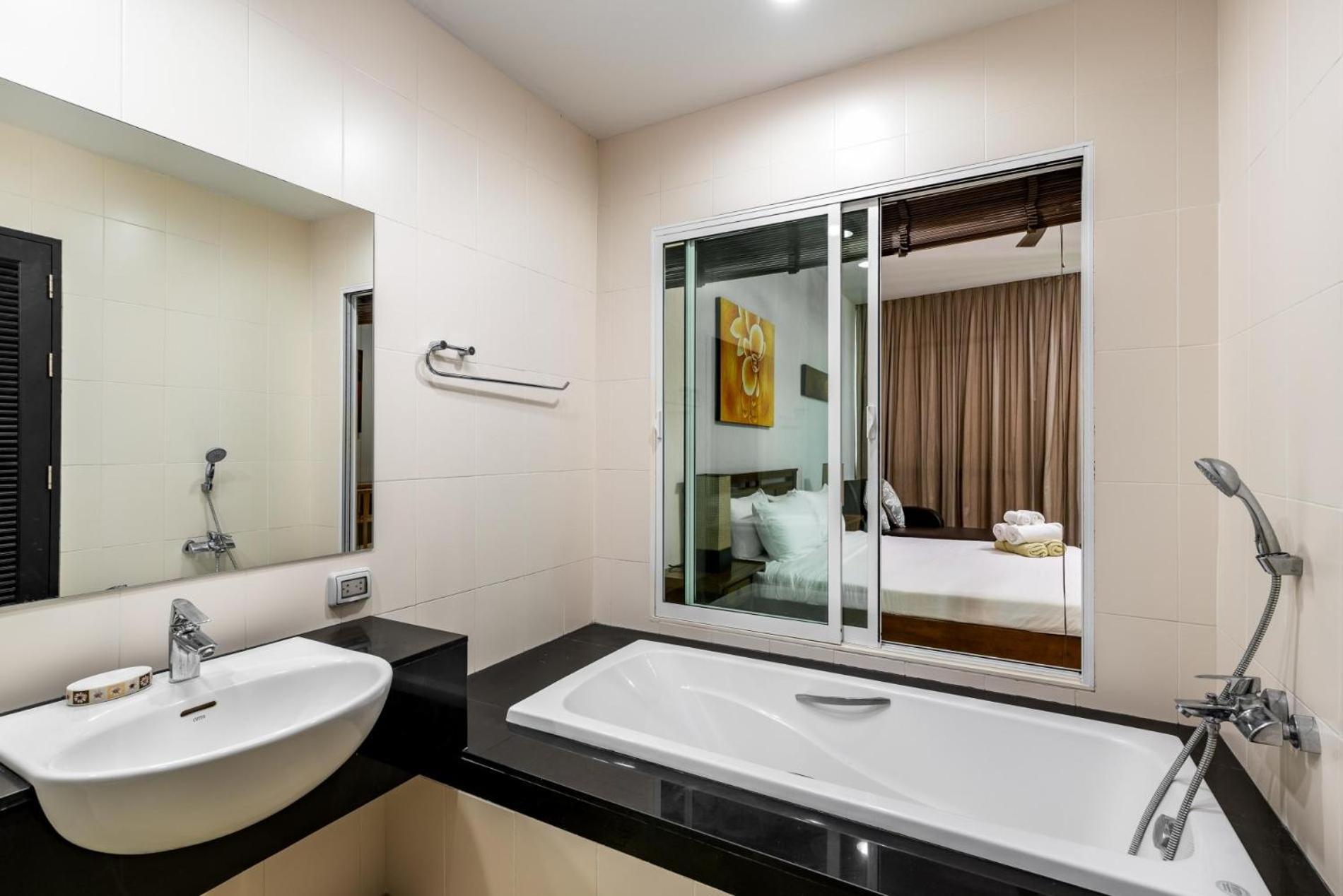 Veloche 2 Bedroom Apartment With Seaview Karon ภายนอก รูปภาพ